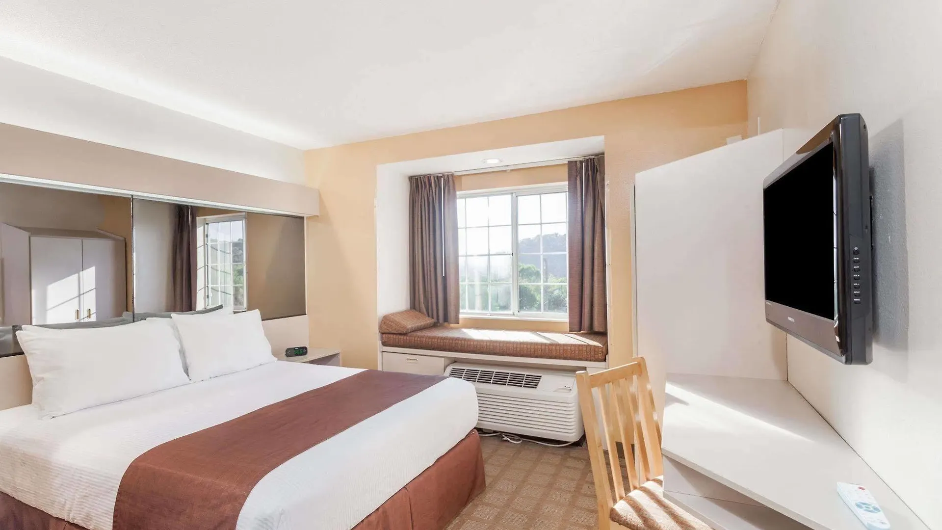 Microtel Inn & Suites By Wyndham Nashville Hotel